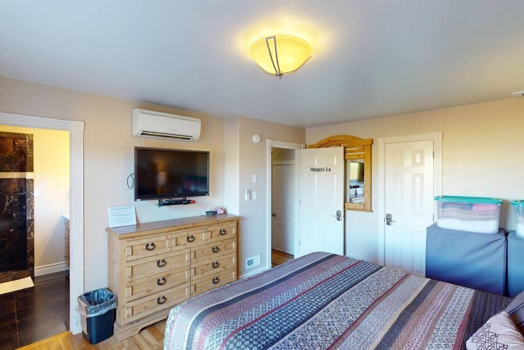 Tacit Shadow Resort Shangri-La King Suite, Gym, Coffee Bar, Hot-Tub, Free Laundry, Food Available Parowan エクステリア 写真