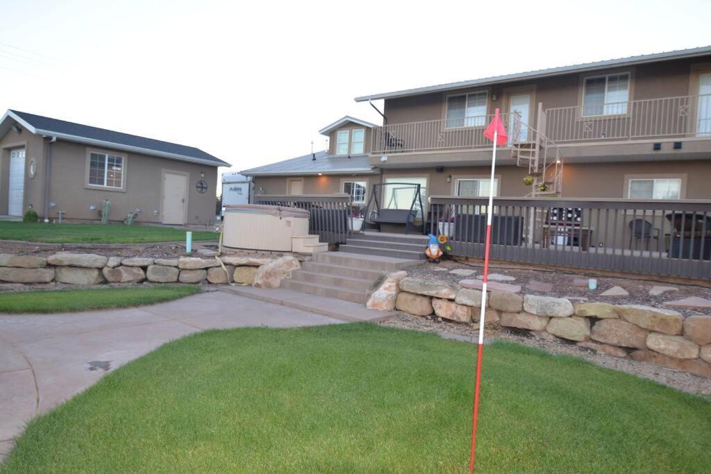 Tacit Shadow Resort Shangri-La King Suite, Gym, Coffee Bar, Hot-Tub, Free Laundry, Food Available Parowan エクステリア 写真