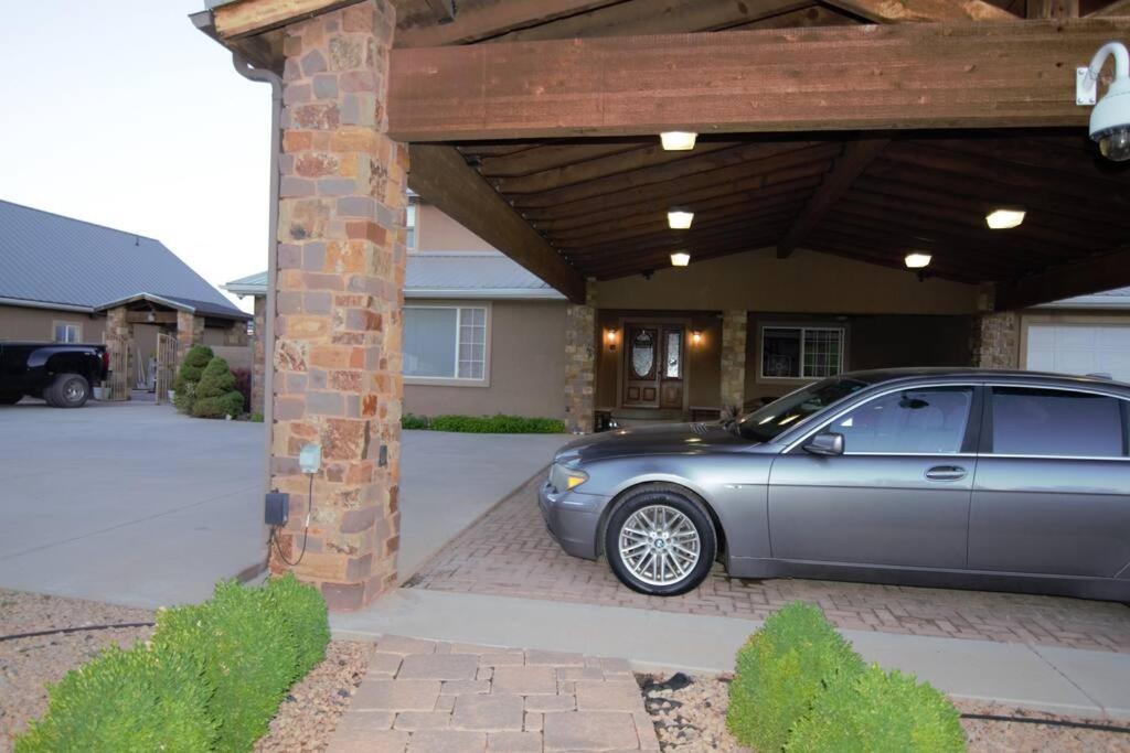 Tacit Shadow Resort Shangri-La King Suite, Gym, Coffee Bar, Hot-Tub, Free Laundry, Food Available Parowan エクステリア 写真