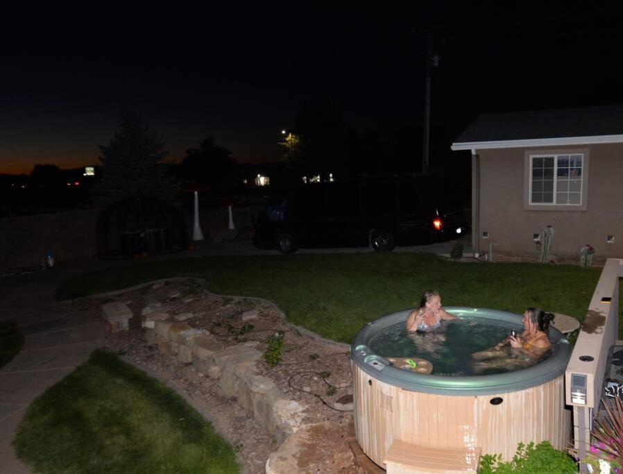 Tacit Shadow Resort Shangri-La King Suite, Gym, Coffee Bar, Hot-Tub, Free Laundry, Food Available Parowan エクステリア 写真