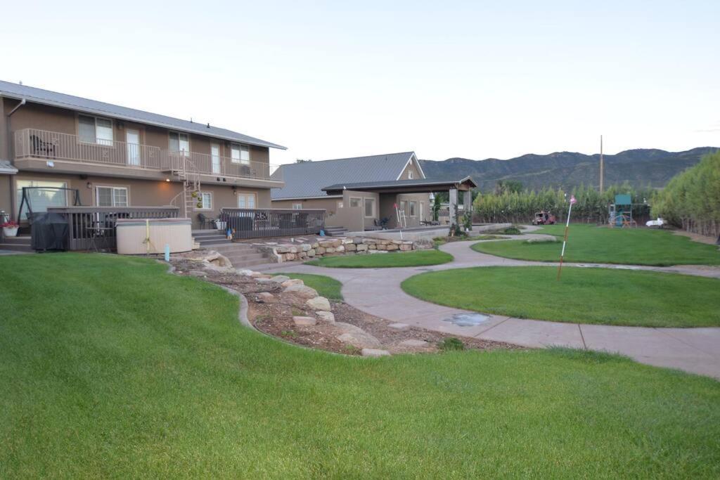 Tacit Shadow Resort Shangri-La King Suite, Gym, Coffee Bar, Hot-Tub, Free Laundry, Food Available Parowan エクステリア 写真