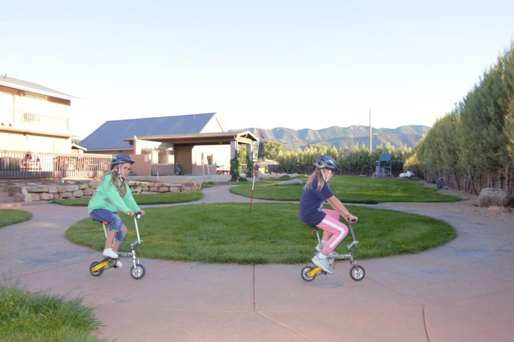 Tacit Shadow Resort Shangri-La King Suite, Gym, Coffee Bar, Hot-Tub, Free Laundry, Food Available Parowan エクステリア 写真