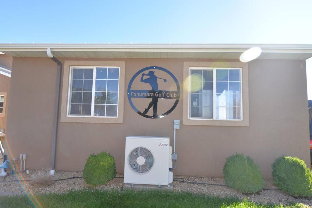 Tacit Shadow Resort Shangri-La King Suite, Gym, Coffee Bar, Hot-Tub, Free Laundry, Food Available Parowan エクステリア 写真