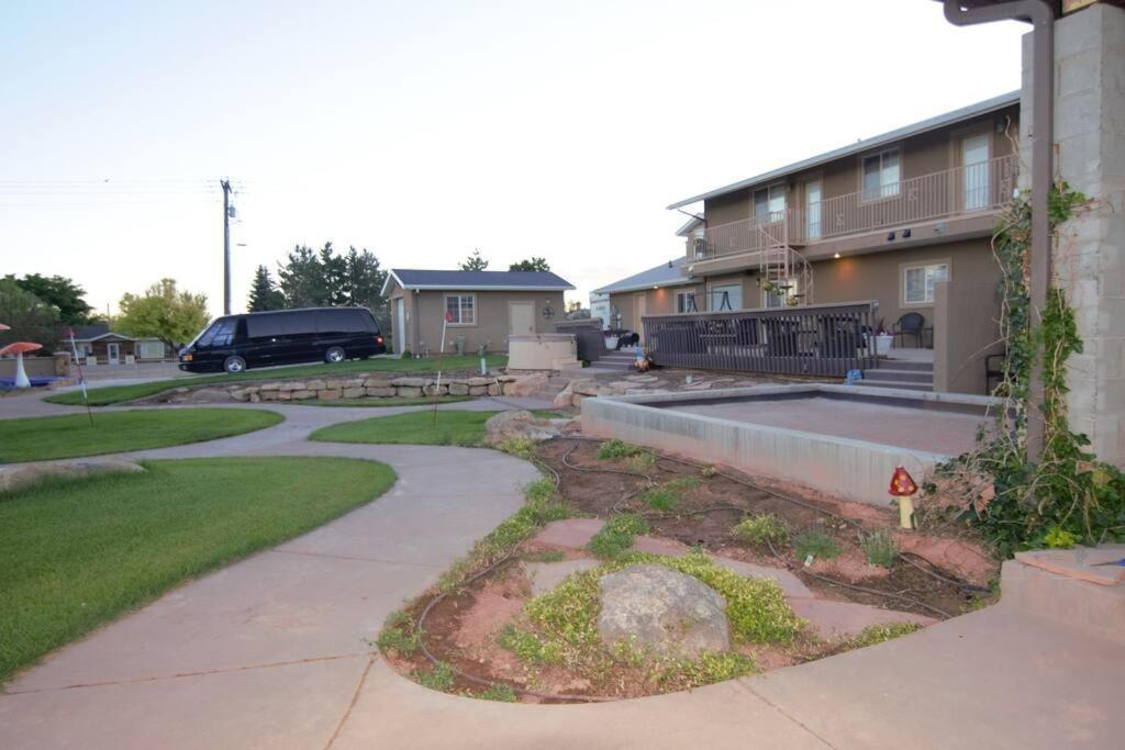 Tacit Shadow Resort Shangri-La King Suite, Gym, Coffee Bar, Hot-Tub, Free Laundry, Food Available Parowan エクステリア 写真